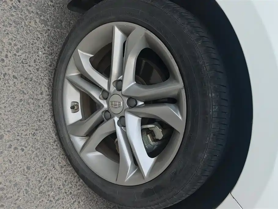 Emgrand GL 1.3 T DCT Distinguished