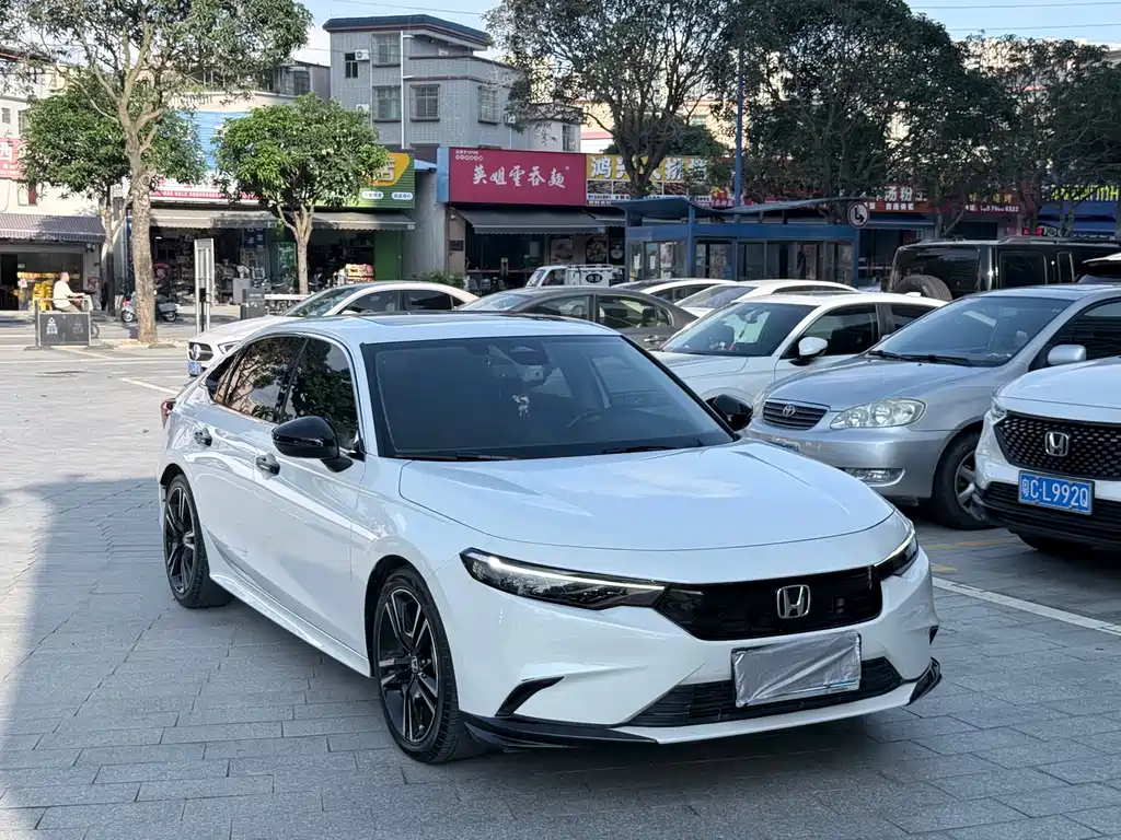 Integra 240 TURBO CVT Phantom Night · Luxury