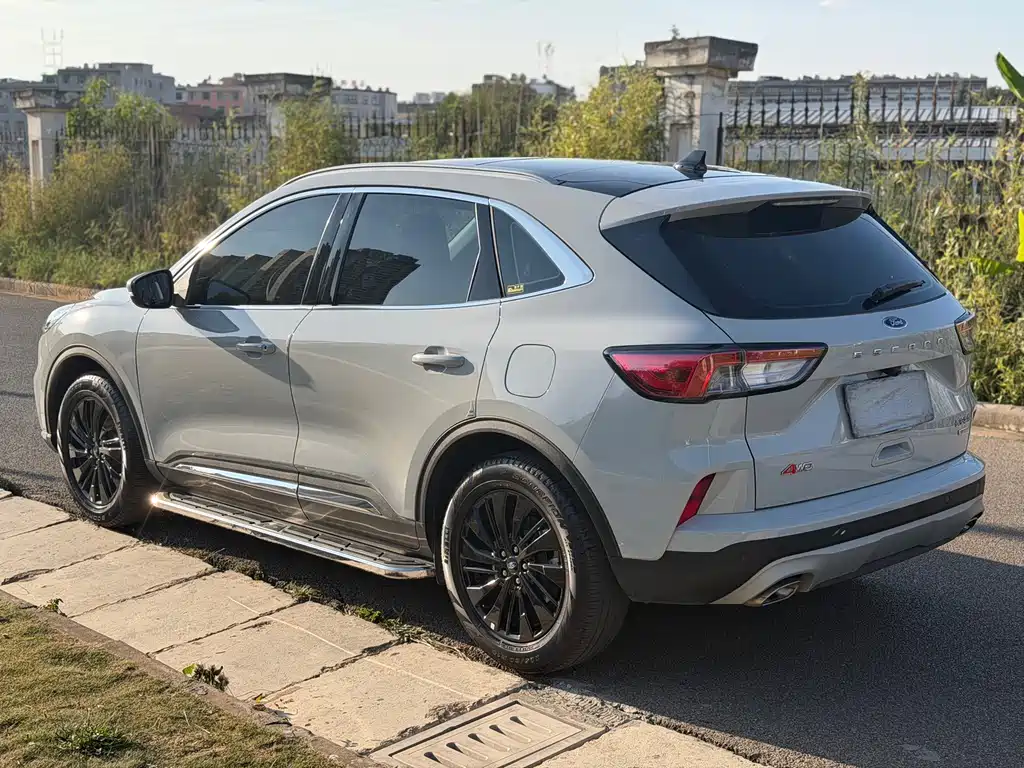Escape EcoBoost 245 4 WD Shine Enjoyment