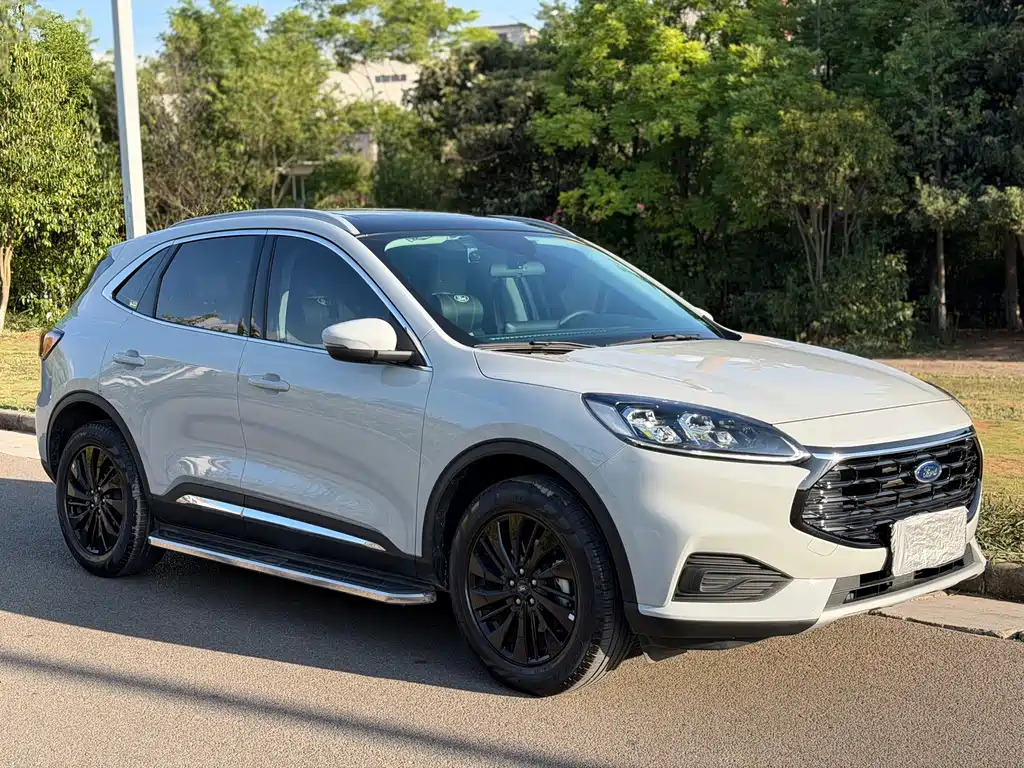 Escape EcoBoost 245 4 WD Shine Enjoyment