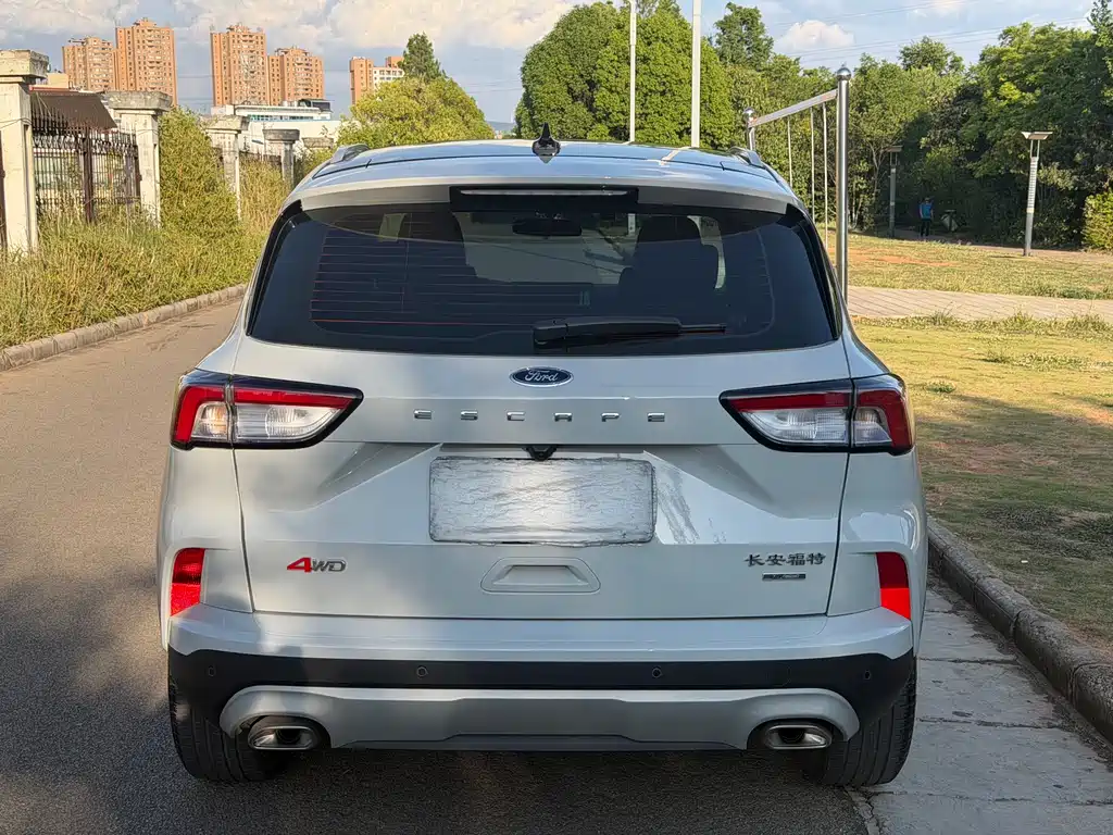 Escape EcoBoost 245 4 WD Shine Enjoyment