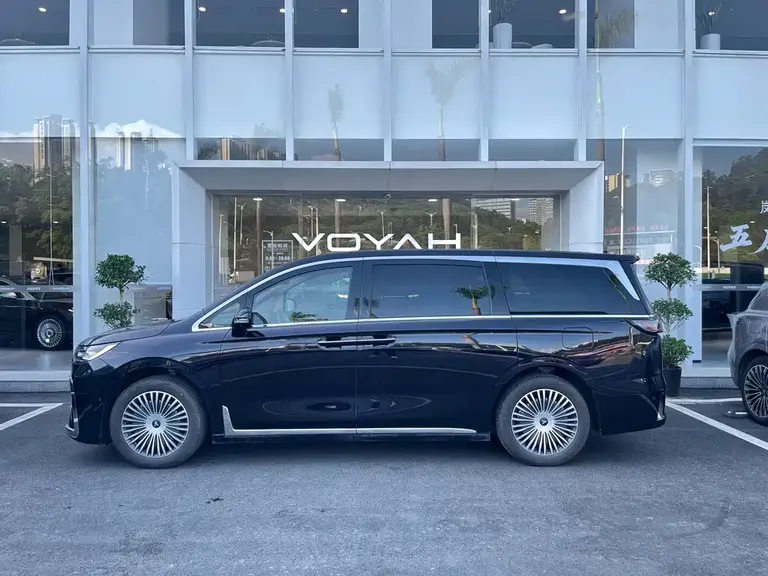 Voyah Dreamer PHEV 4 WD Flagship Kunpeng