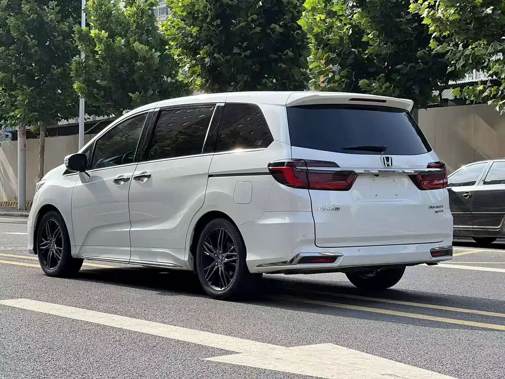 Odyssey 2.0 L e:HEV Sharp· Shine Enjoyment