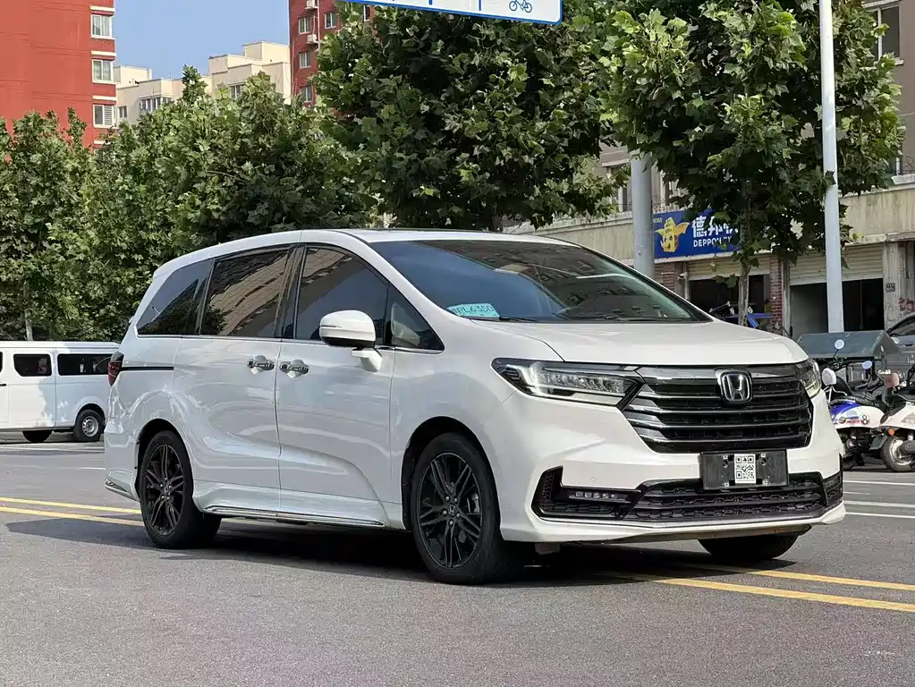 Odyssey 2.0 L e:HEV Sharp· Shine Enjoyment