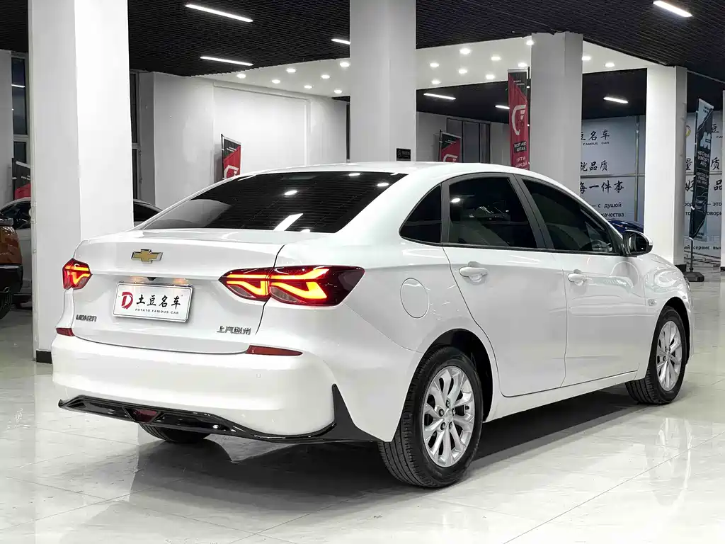 Monza 1.5 L DCT Joy
