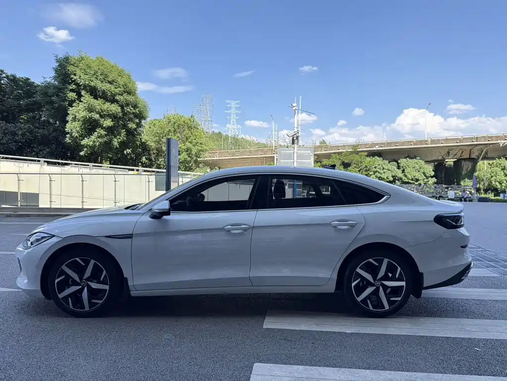 Lamando Lamando L 280 TSI DSG Spicy Cool