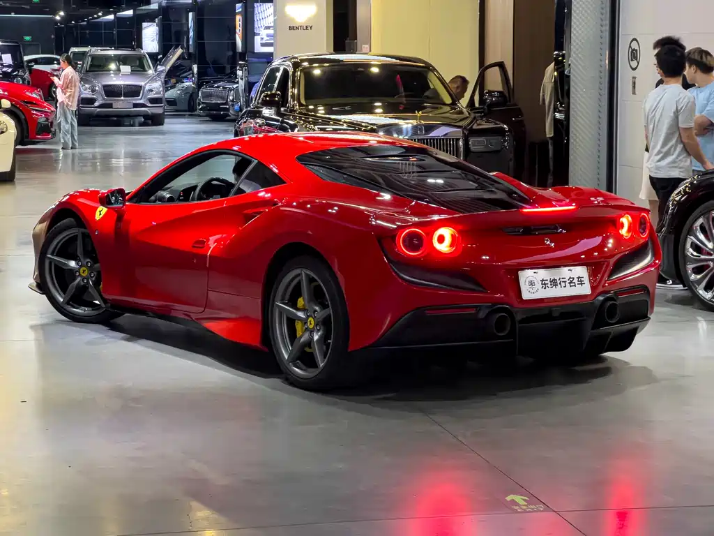 Ferrari F8 Tributo 3.9 T V8