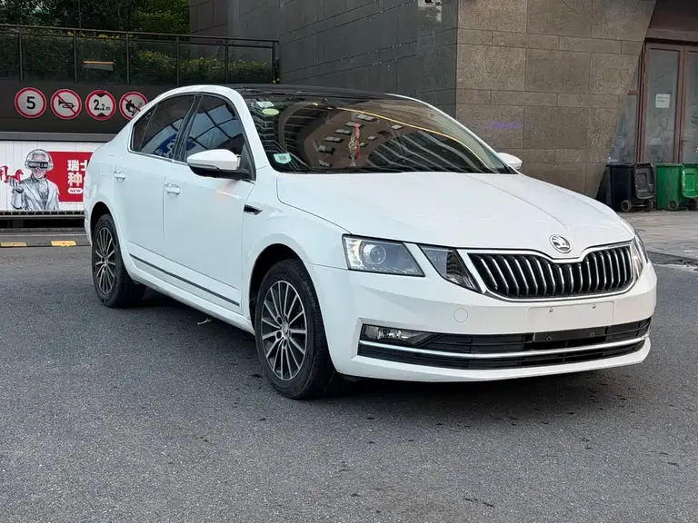 Skoda Octavia TSI230 DSG Luxury