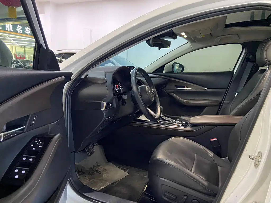 Mazda CX-30 2.0 L Auto Jiayue