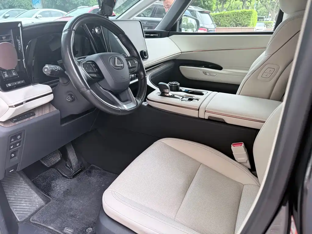 Lexus LM 350 h 7-seat Elegant