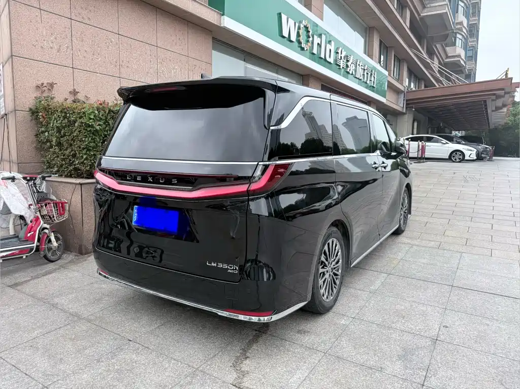 Lexus LM 350 h 7-seat Elegant