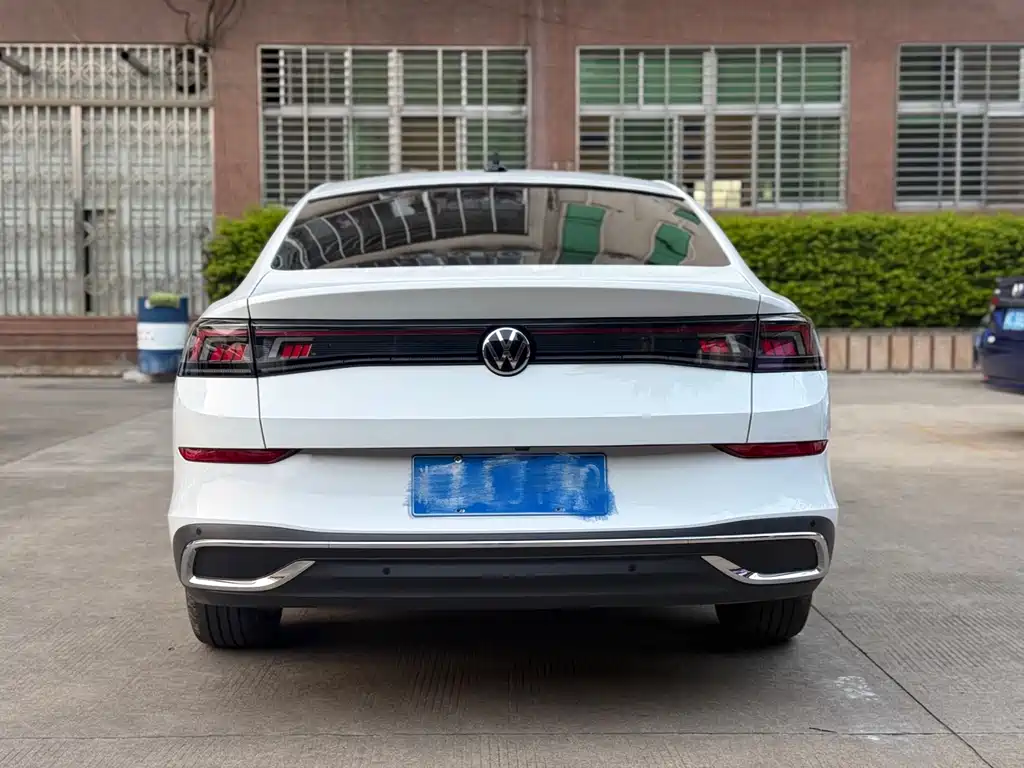 Lamando Lamando L 280 TSI DSG Dazzle Hot