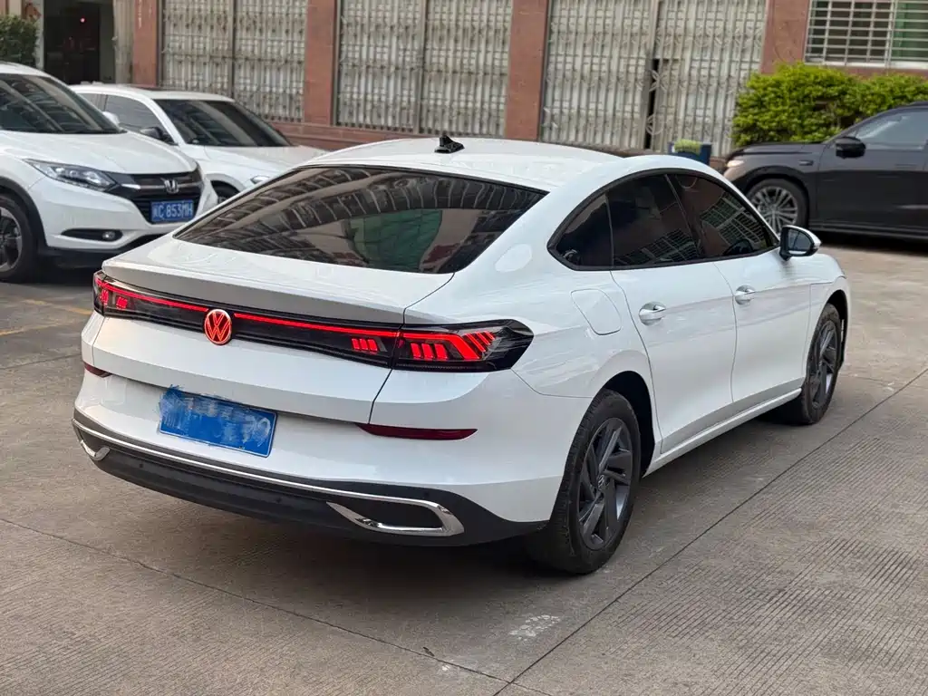Lamando Lamando L 280 TSI DSG Dazzle Hot
