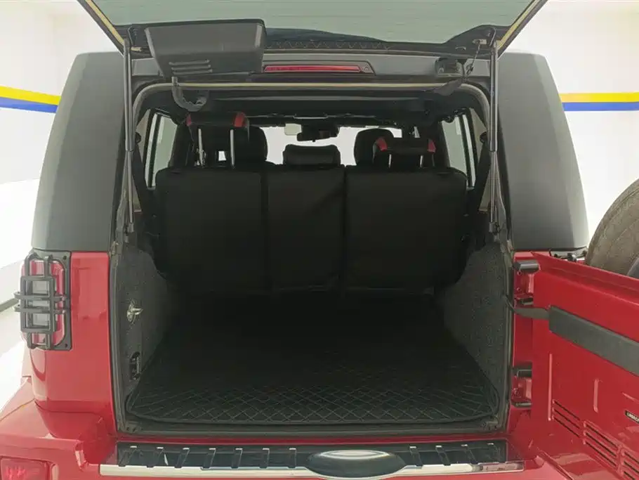 BAIC BJ40 2.0 T Auto 4 WD City Hunter Swordsman