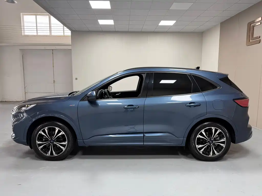 Escape EcoBoost 245 4 WD Indulge ST-LINE