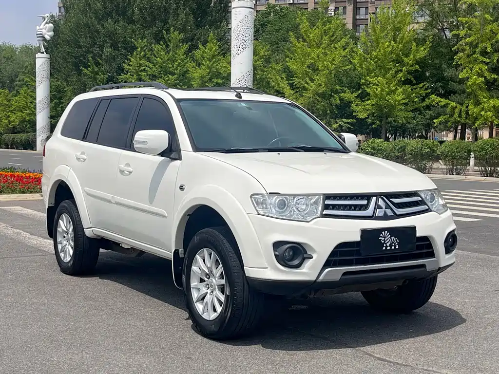 Pajero Sport 3.0 L Auto 2 WD Luxury