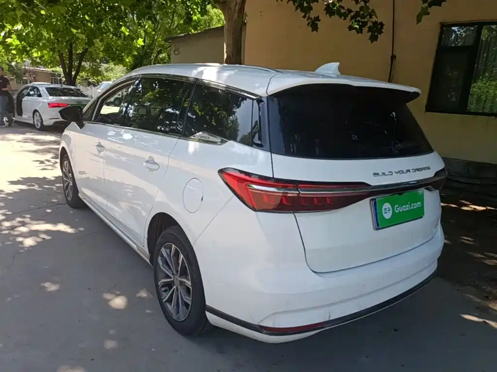 Song MAX Upgraded 1.5 T Auto Distinguished 6-seat