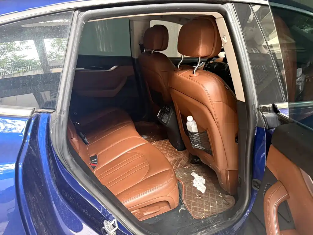 Levante 3.0 T Standard