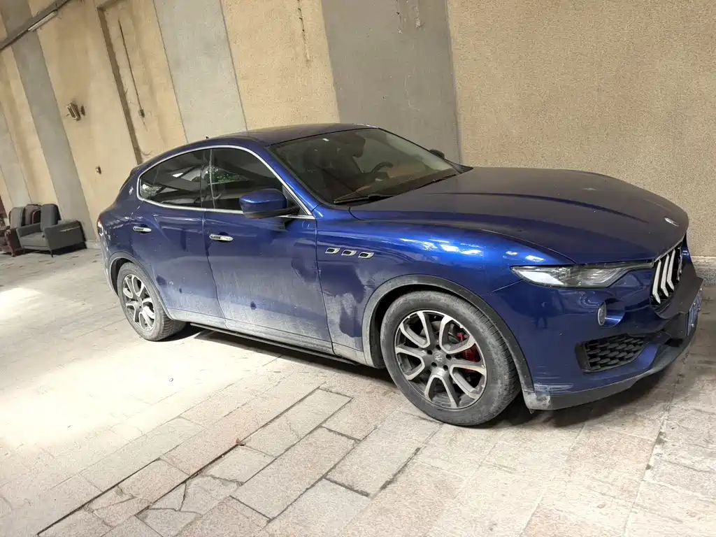 Levante 3.0 T Standard