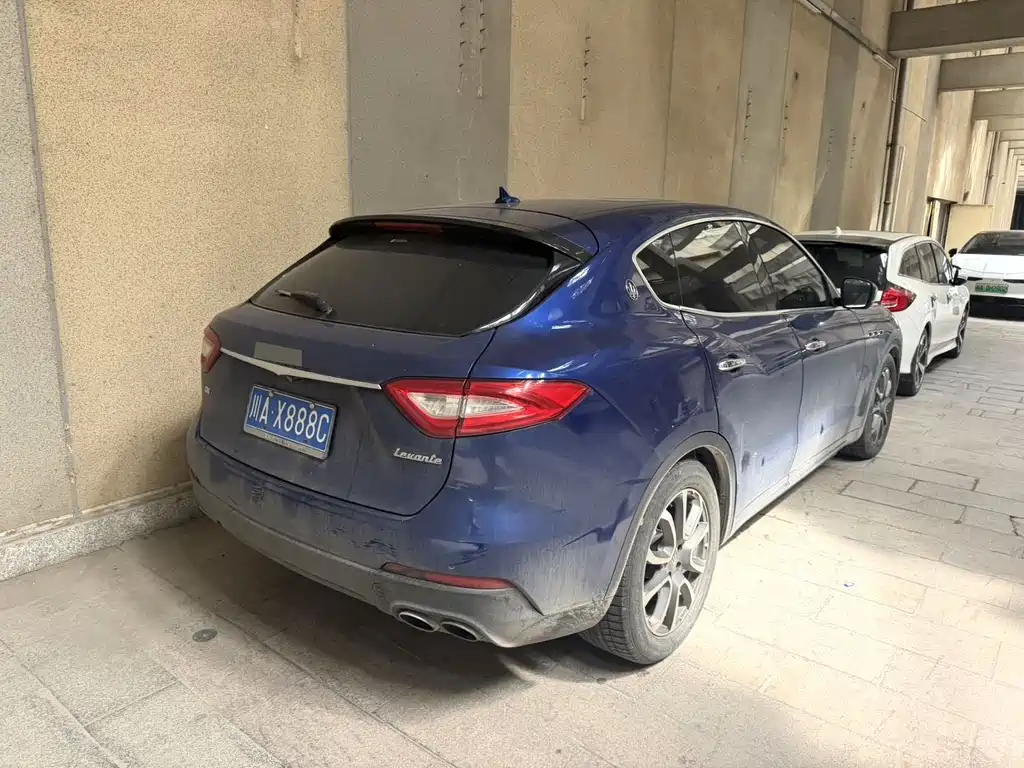 Levante 3.0 T Standard