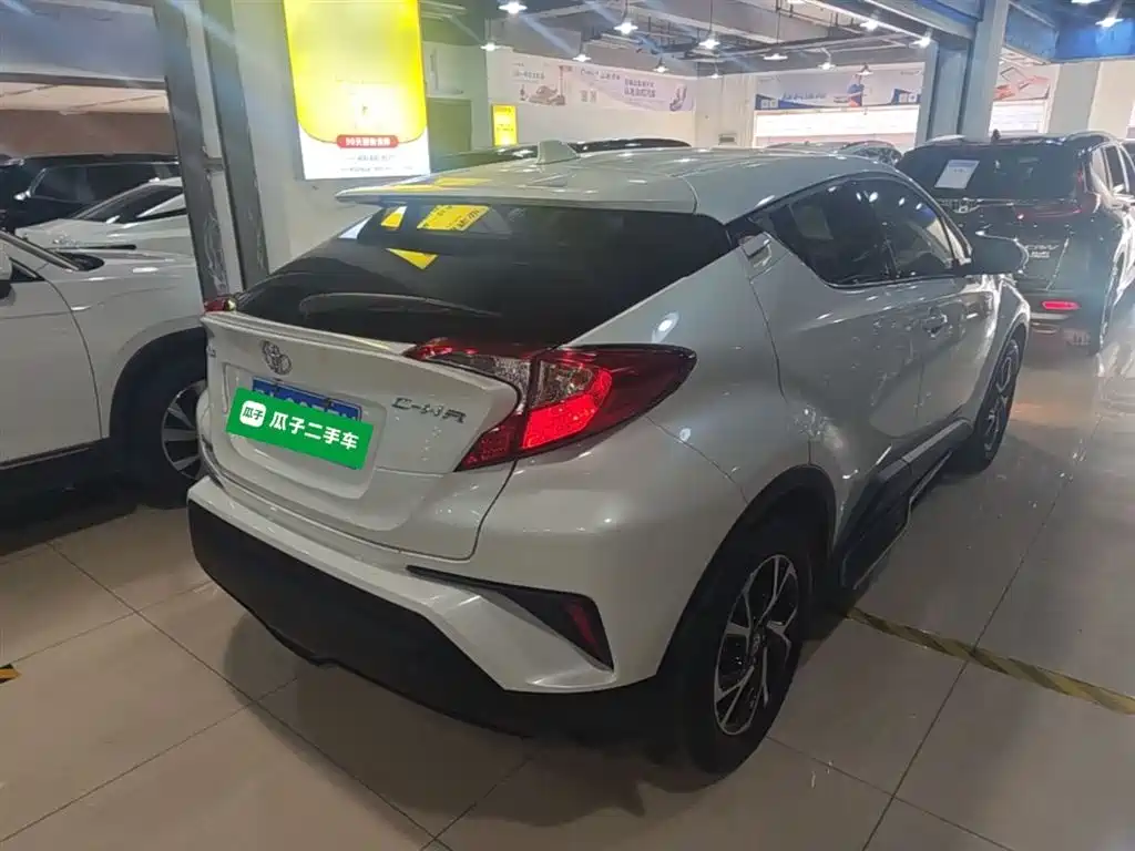 Toyota C-HR 2.0 L Leading CN-V