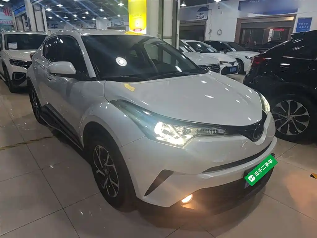 Toyota C-HR 2.0 L Leading CN-V