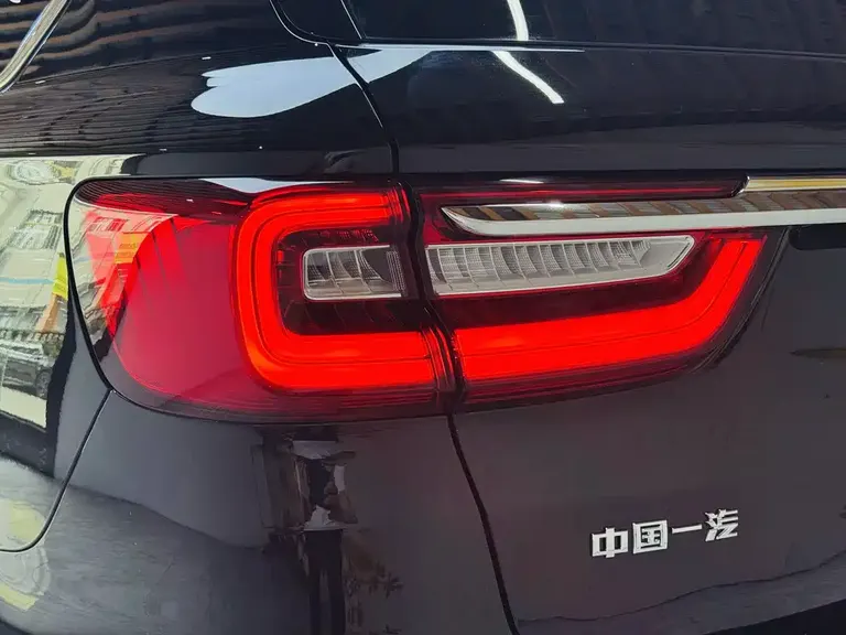 Hongqi HS7 2.0 T DCT 2 WD Connected Flagship Enjoyment 5-seat