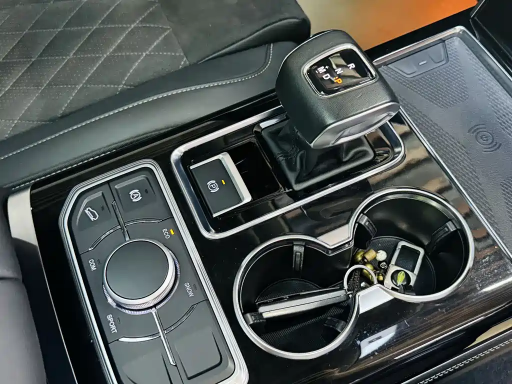 Hongqi HS7 2.0 T DCT 2 WD Connected Flagship Enjoyment 5-seat