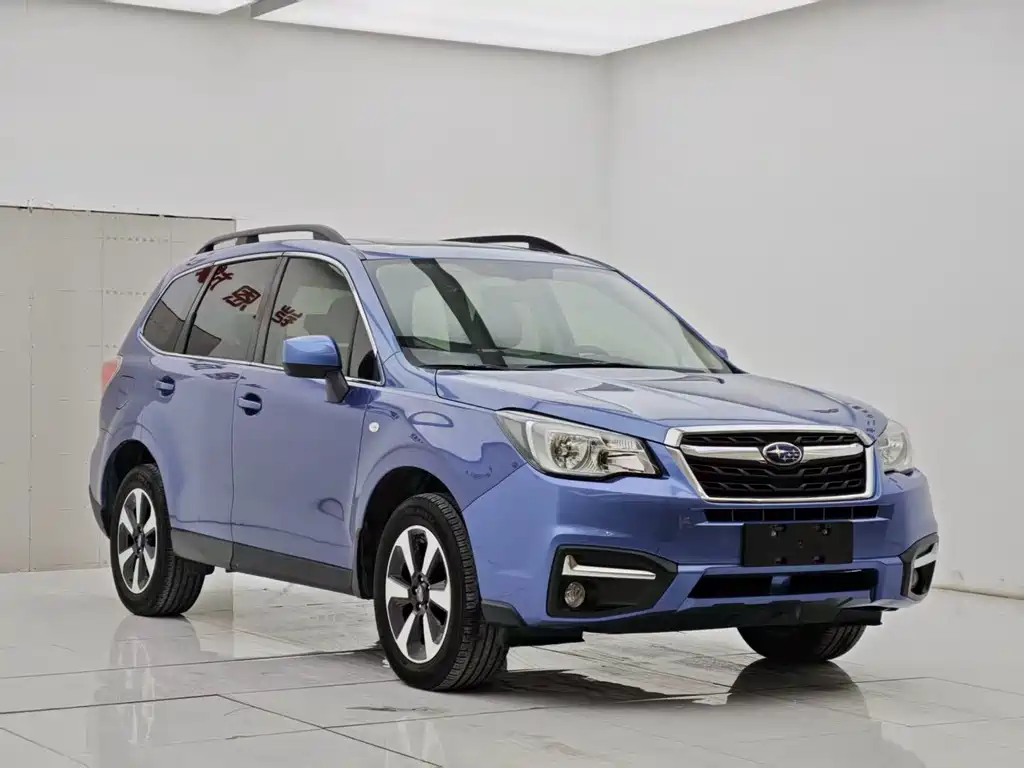Forester 2.0 i Luxury Navigation