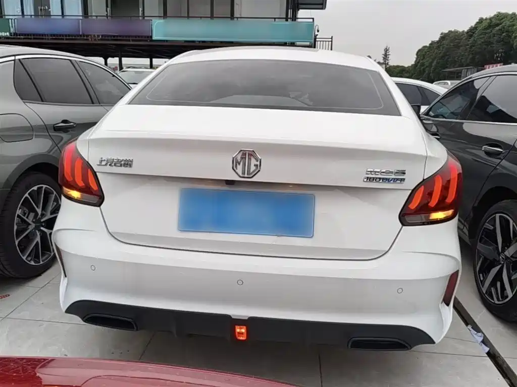 MG5 180 DVVT CVT Style
