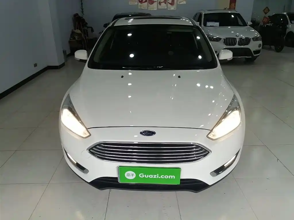 Focus Sedan 1.6 L Auto Style Smart Travel