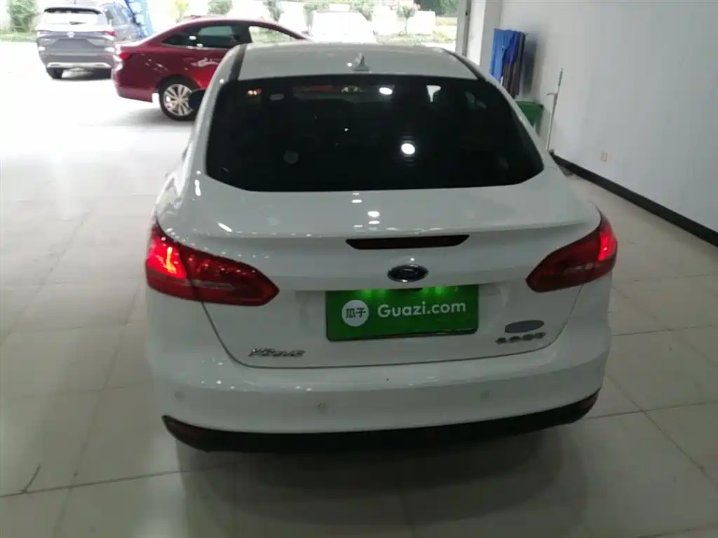 Focus Sedan 1.6 L Auto Style Smart Travel