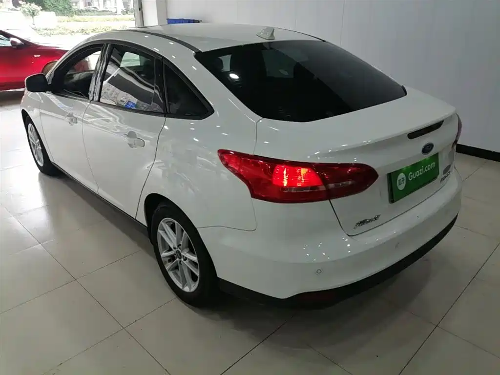 Focus Sedan 1.6 L Auto Style Smart Travel