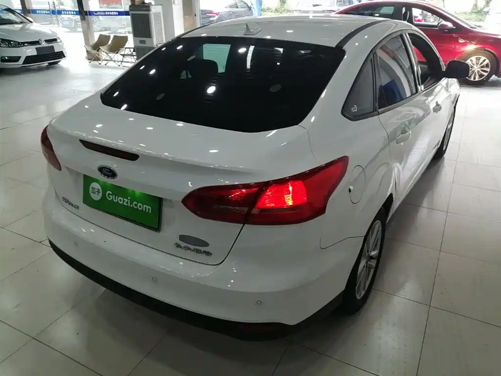 Focus Sedan 1.6 L Auto Style Smart Travel