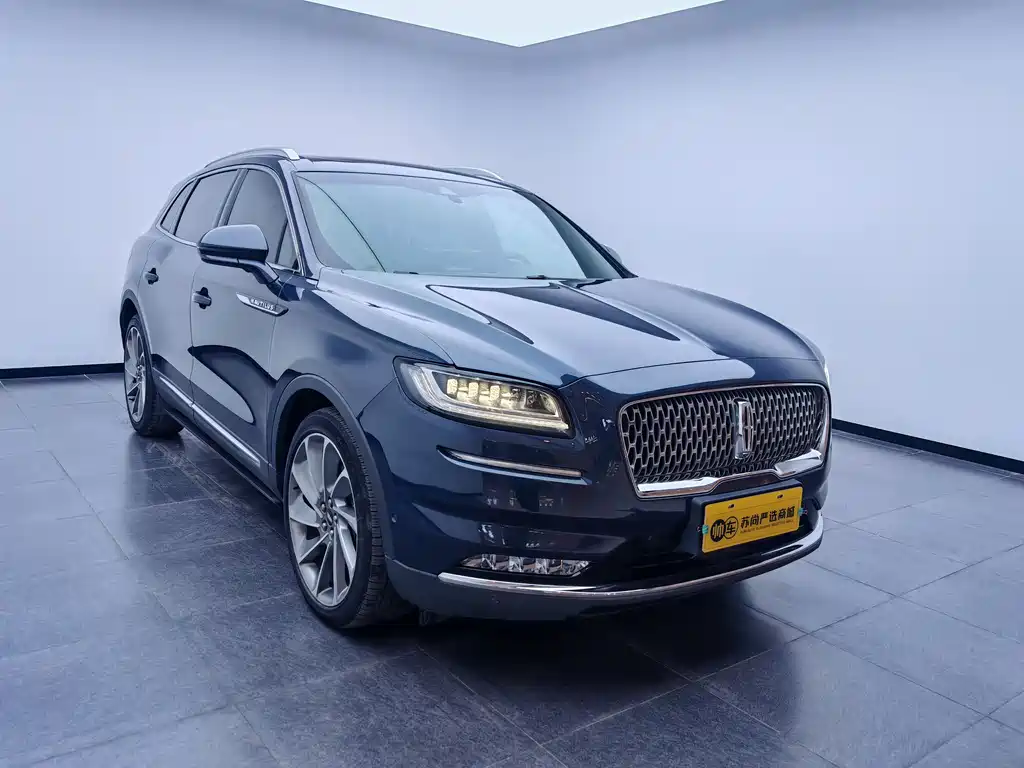 Nautilus 2.7 T 4 WD Honor Shine