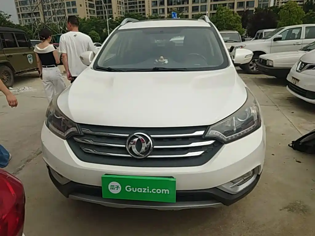 Dongfeng Fengshen AX7 2.0 L Manual Smart Ease