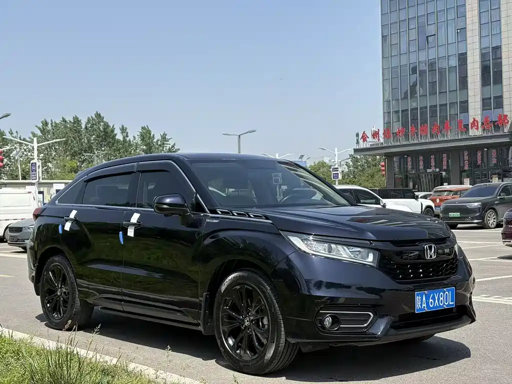 Avancier 240 TURBO 2 WD Luxury