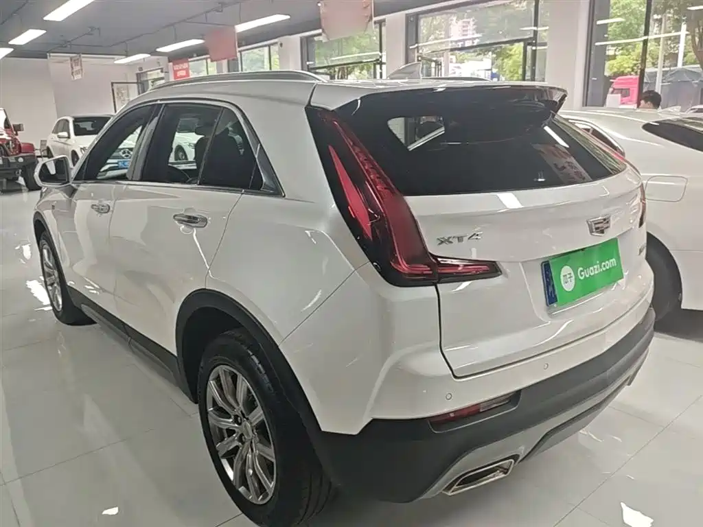 Cadillac XT4 28 T 2 WD Luxury
