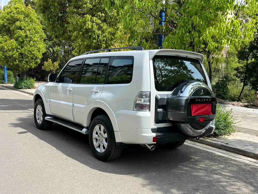 Pajero (Import) 3.0 L Auto Standard