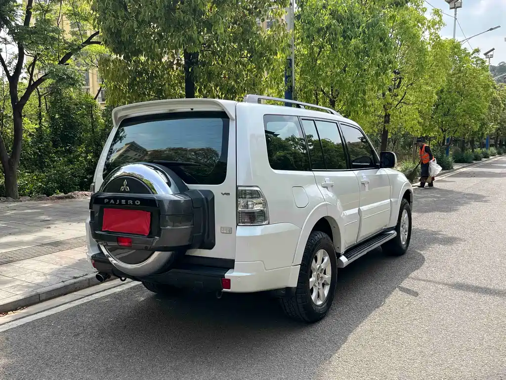 Pajero (Import) 3.0 L Auto Standard