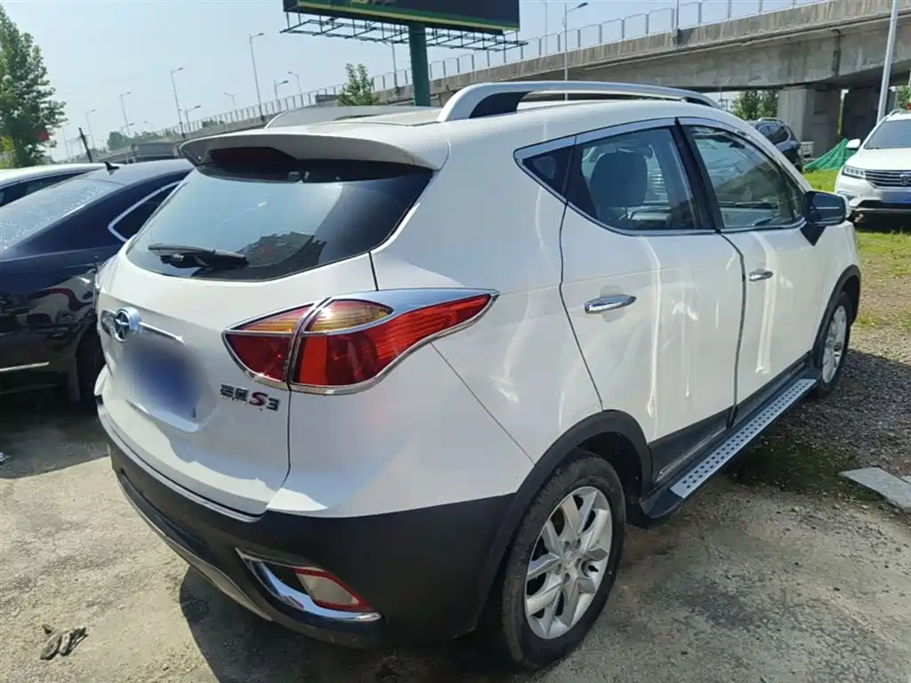 Refine S3 1.5 L CVT Luxury Smart