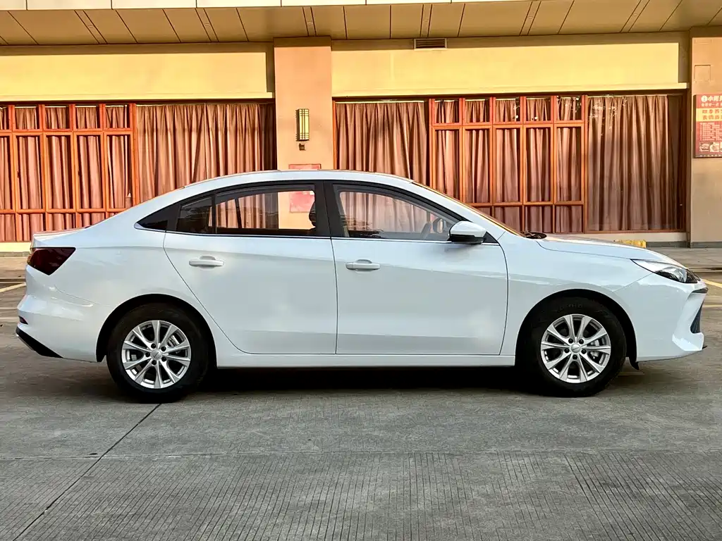 Roewe i5 1.5 L CVT Luxury