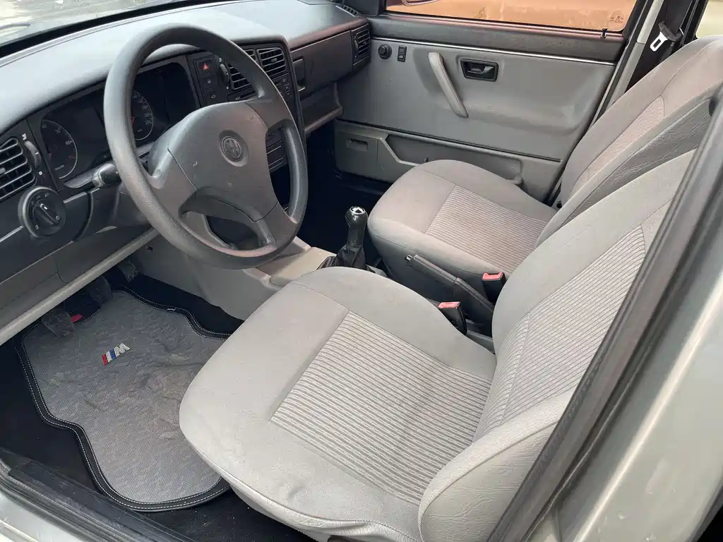 Jetta 1.6 L Partner