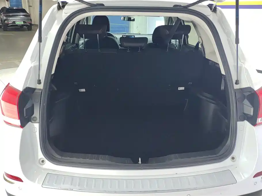 Haval H6 Sport 1.5 T Auto Elite Connected Hex Grille