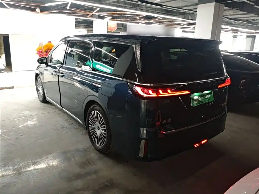 Voyah Dreamer PHEV 4 WD Flagship Kunpeng