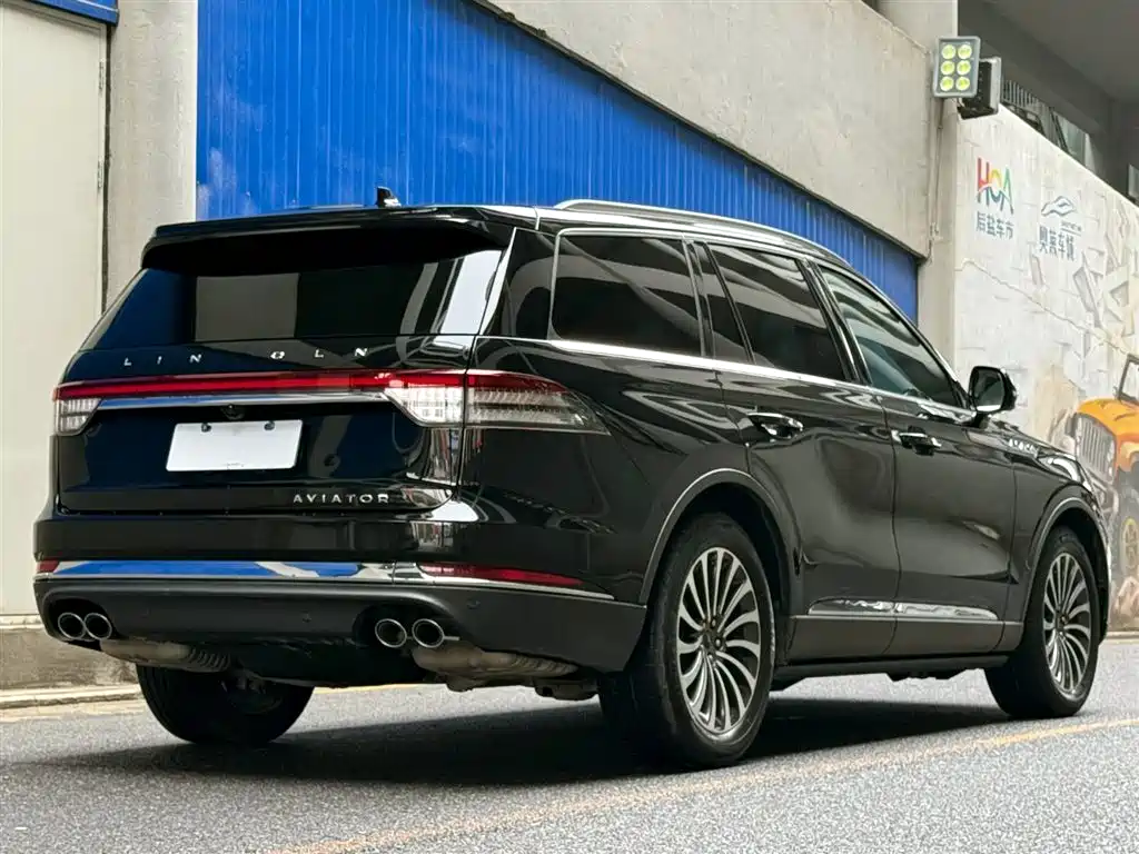 Aviator 3.0 T V6 4 WD Graceful