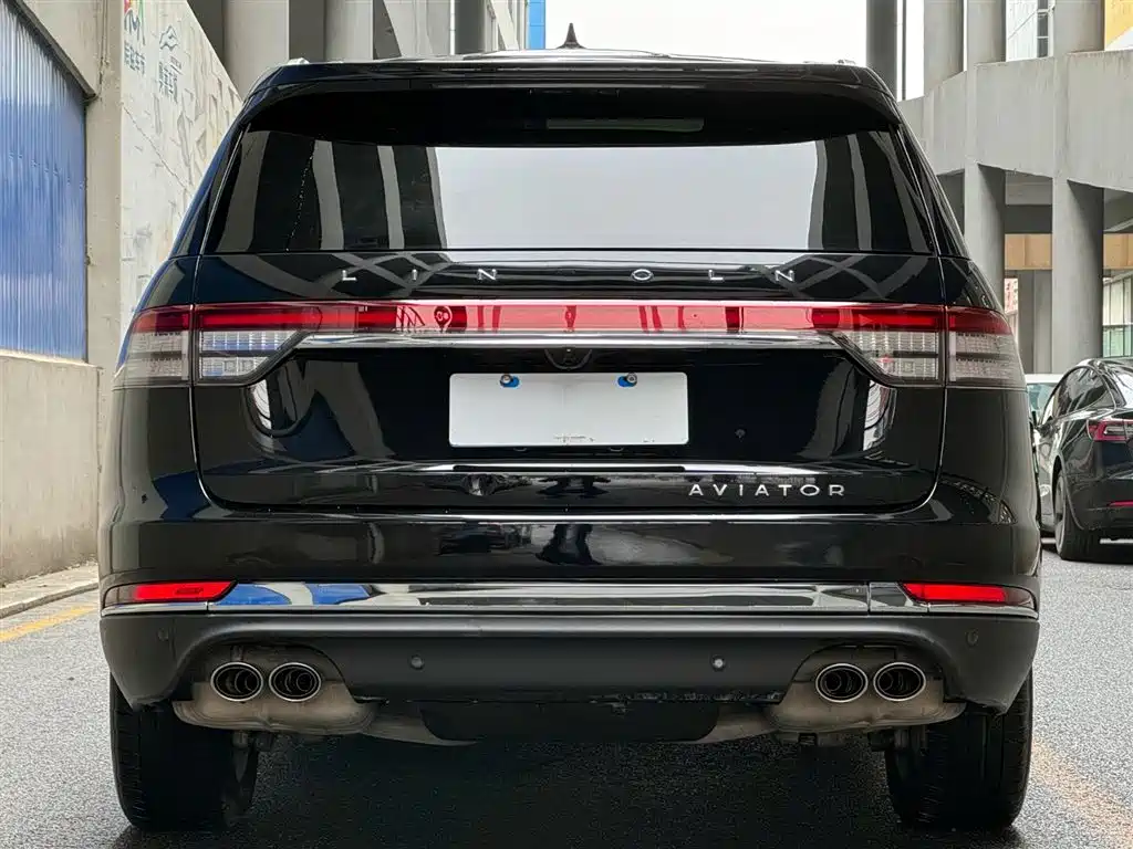 Aviator 3.0 T V6 4 WD Graceful