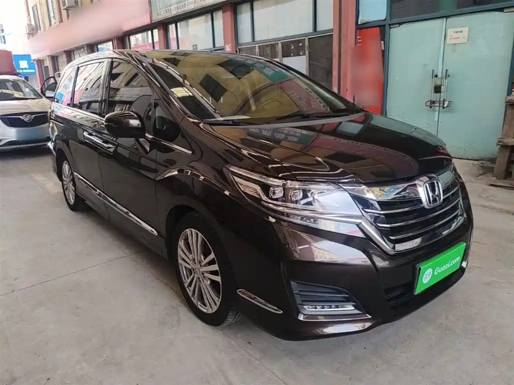 Elysion 2.4 L Style