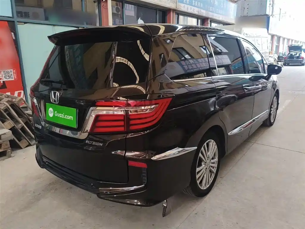 Elysion 2.4 L Style
