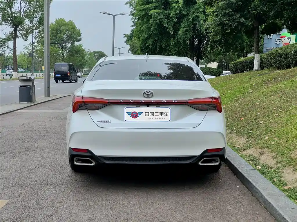 Avalon 2.0 L Select